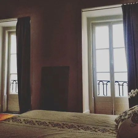 Huge Sunny 4bedroom In Principe Real. Apartmán